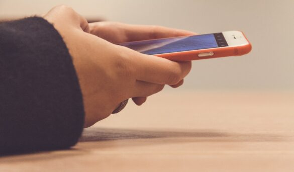 Cell phone radiation hand pain  the definitive guide  emf academy Cell phone radiation hand pain  the definitive guide  emf academy